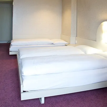 Swiss Wine By Fassbind Szálloda Lausanne