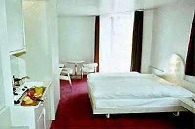 Swiss Wine By Fassbind 3*